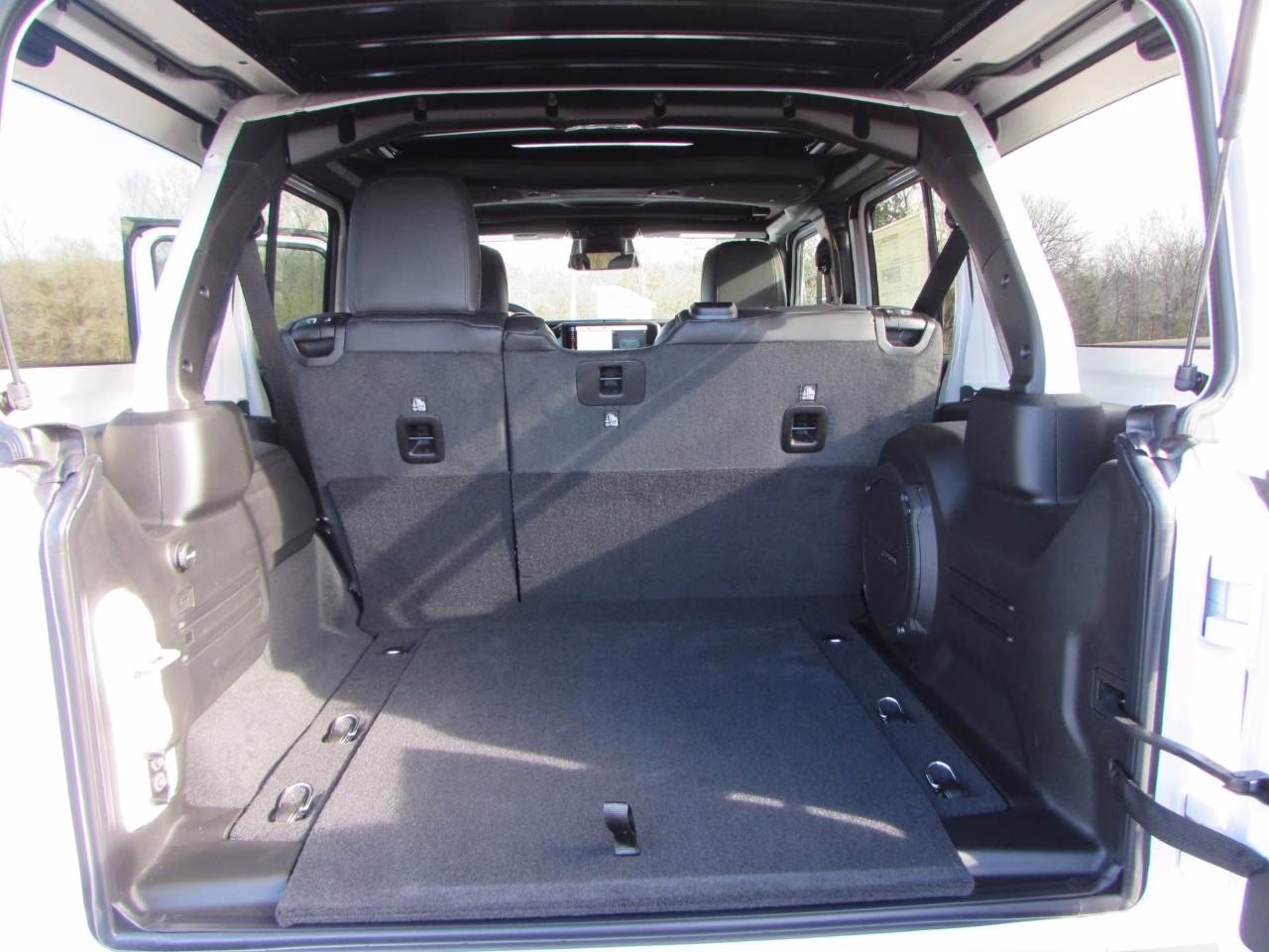 2026 Bright White Clearcoat Jeep Wrangler Sahara 4X4 SUV