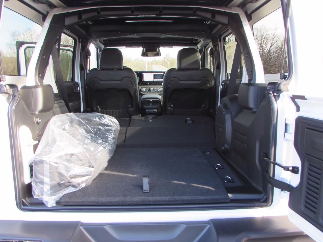 2026 Bright White Clearcoat Jeep Wrangler Sahara 4X4 SUV