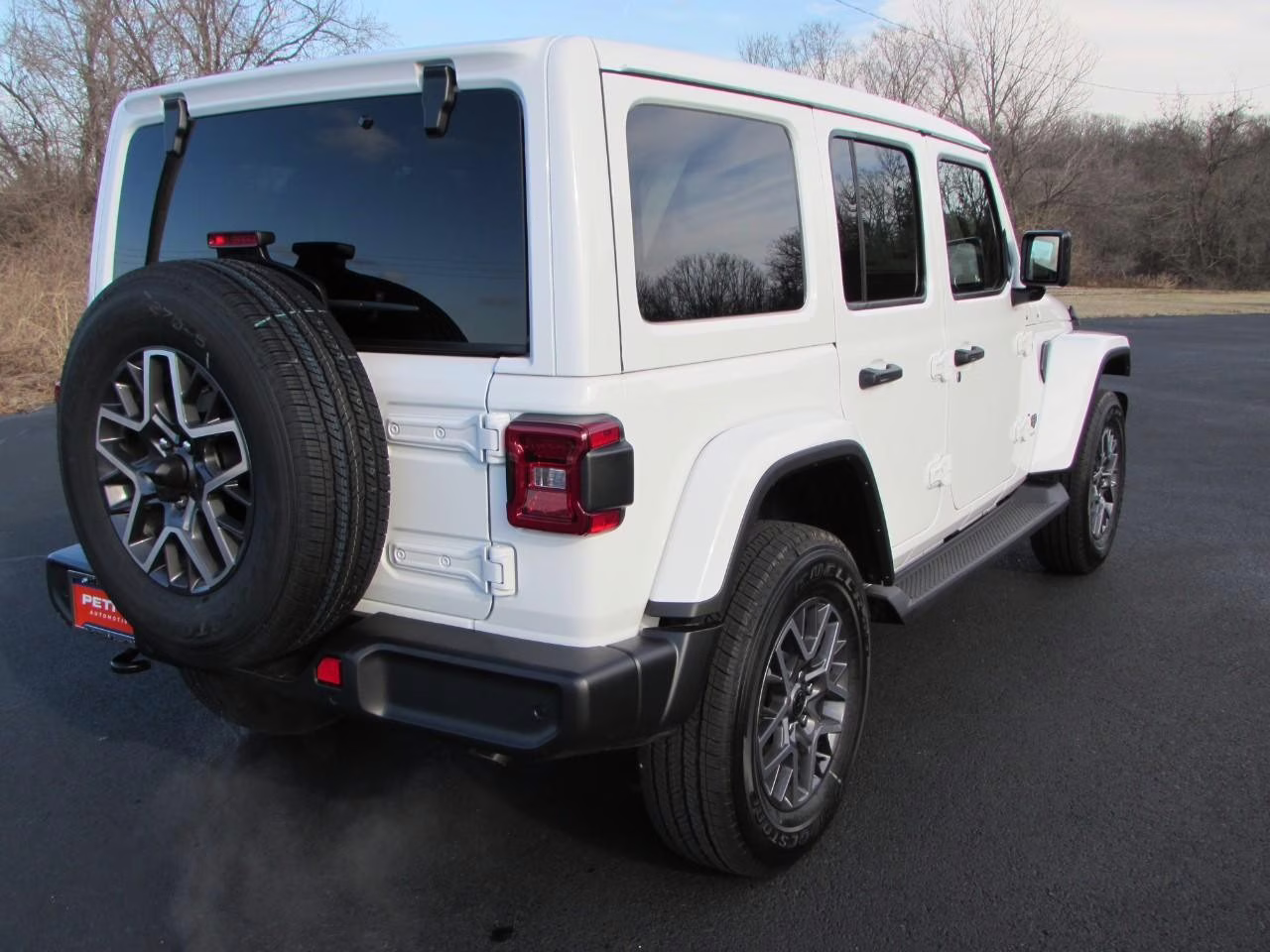 2026 Bright White Clearcoat Jeep Wrangler Sahara 4X4 SUV