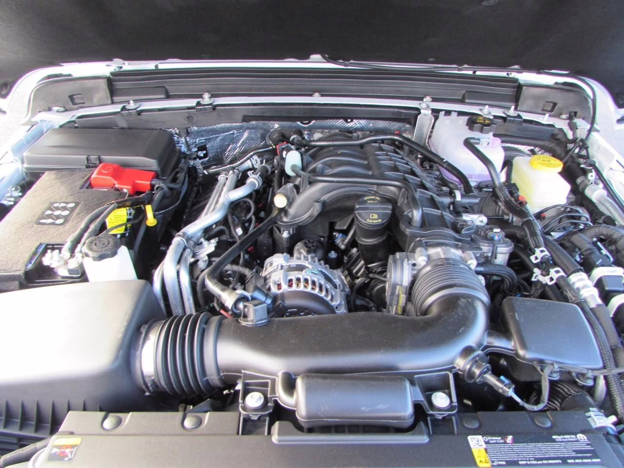 2026 Bright White Clearcoat Jeep Wrangler Sahara 4X4 SUV