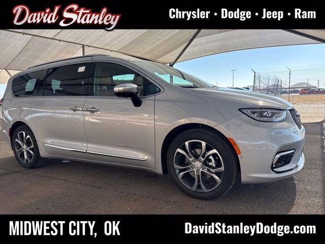 2026 Silver Mist Clearcoat Chrysler Pacifica Pinnacle FWD Van