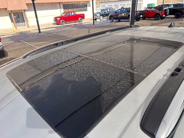 2026 Silver Mist Clearcoat Chrysler Pacifica Pinnacle FWD Van