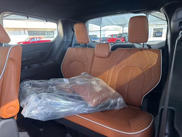 2026 Silver Mist Clearcoat Chrysler Pacifica Pinnacle FWD Van
