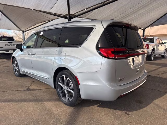 2026 Silver Mist Clearcoat Chrysler Pacifica Pinnacle FWD Van