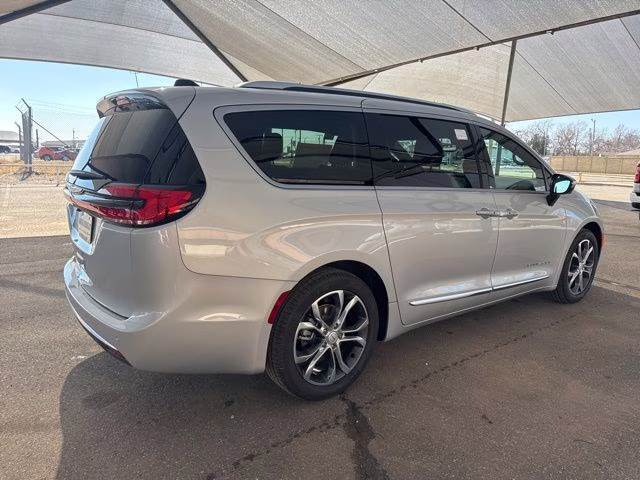 2026 Silver Mist Clearcoat Chrysler Pacifica Pinnacle FWD Van