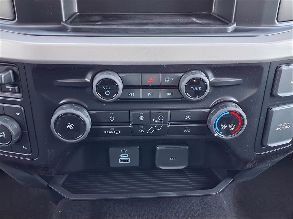 2026 Oxford White Ford Super Duty F-250 SRW XL 4X4 Truck