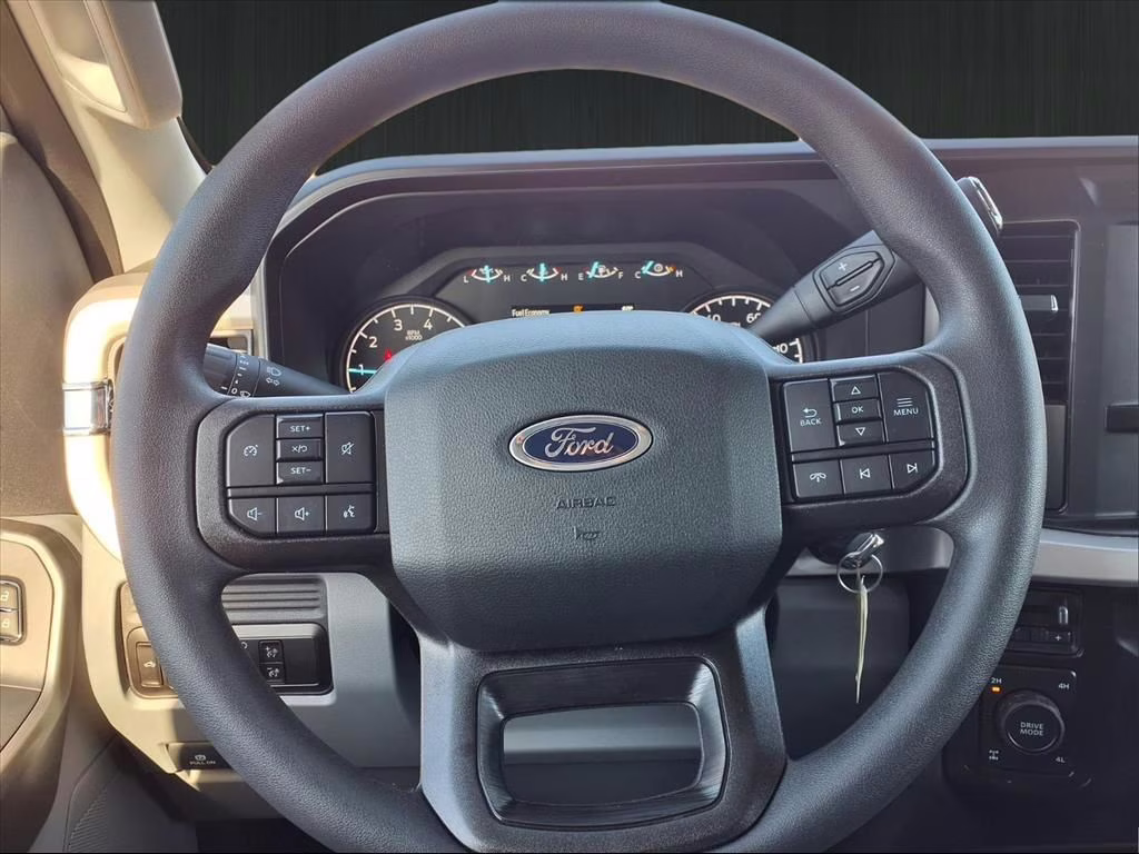 2026 Oxford White Ford Super Duty F-250 SRW XL 4X4 Truck