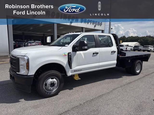 2026 Oxford White Ford Super Duty F-350 DRW XL 4X4 Chassis