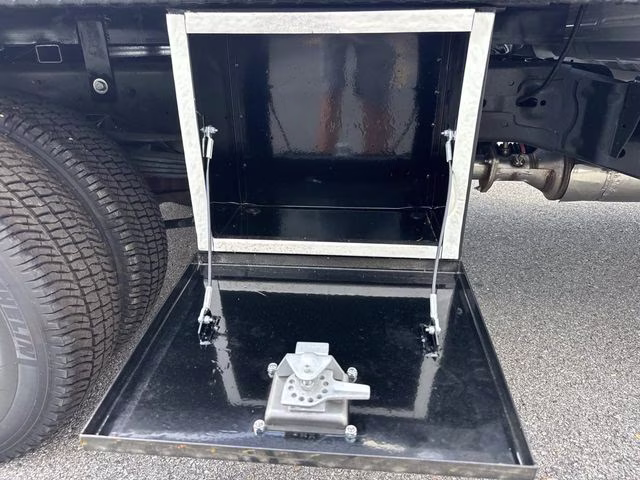 2026 Oxford White Ford Super Duty F-350 DRW XL 4X4 Chassis