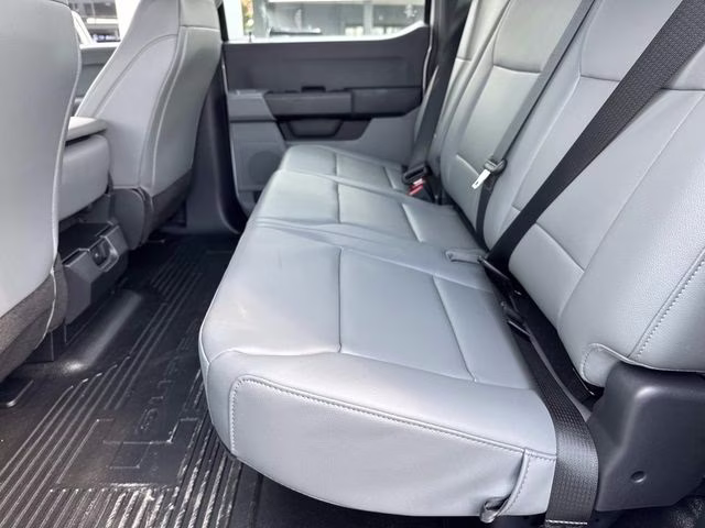 2026 Oxford White Ford Super Duty F-350 DRW XL 4X4 Chassis