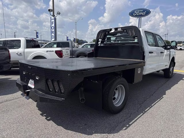 2026 Oxford White Ford Super Duty F-350 DRW XL 4X4 Chassis