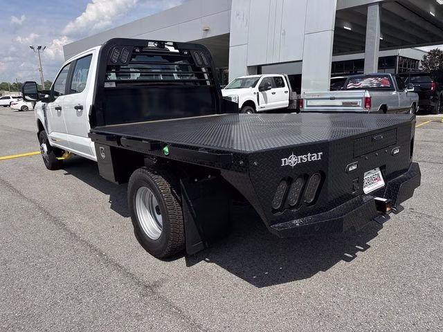 2026 Oxford White Ford Super Duty F-350 DRW XL 4X4 Chassis