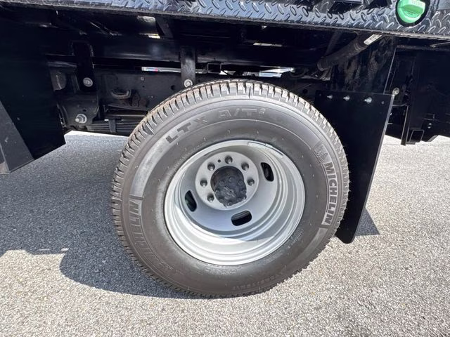 2026 Oxford White Ford Super Duty F-350 DRW XL 4X4 Chassis