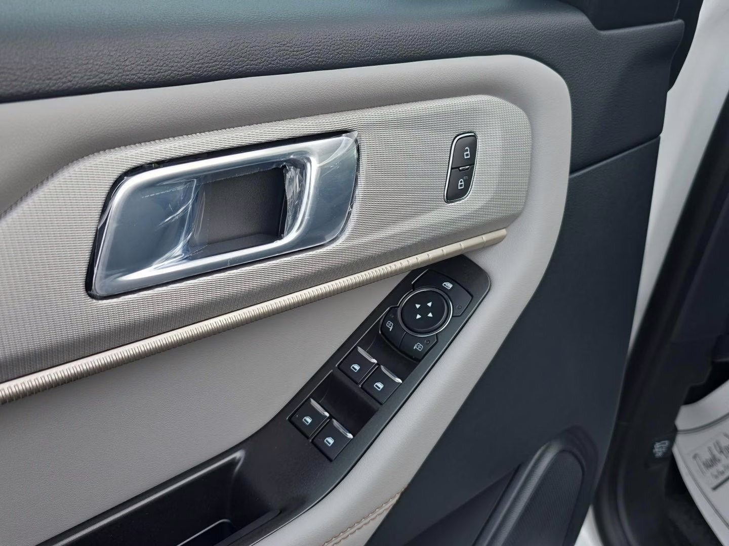 2026 Star White Metallic Tri-Coat Ford Explorer Active 4X4 SUV