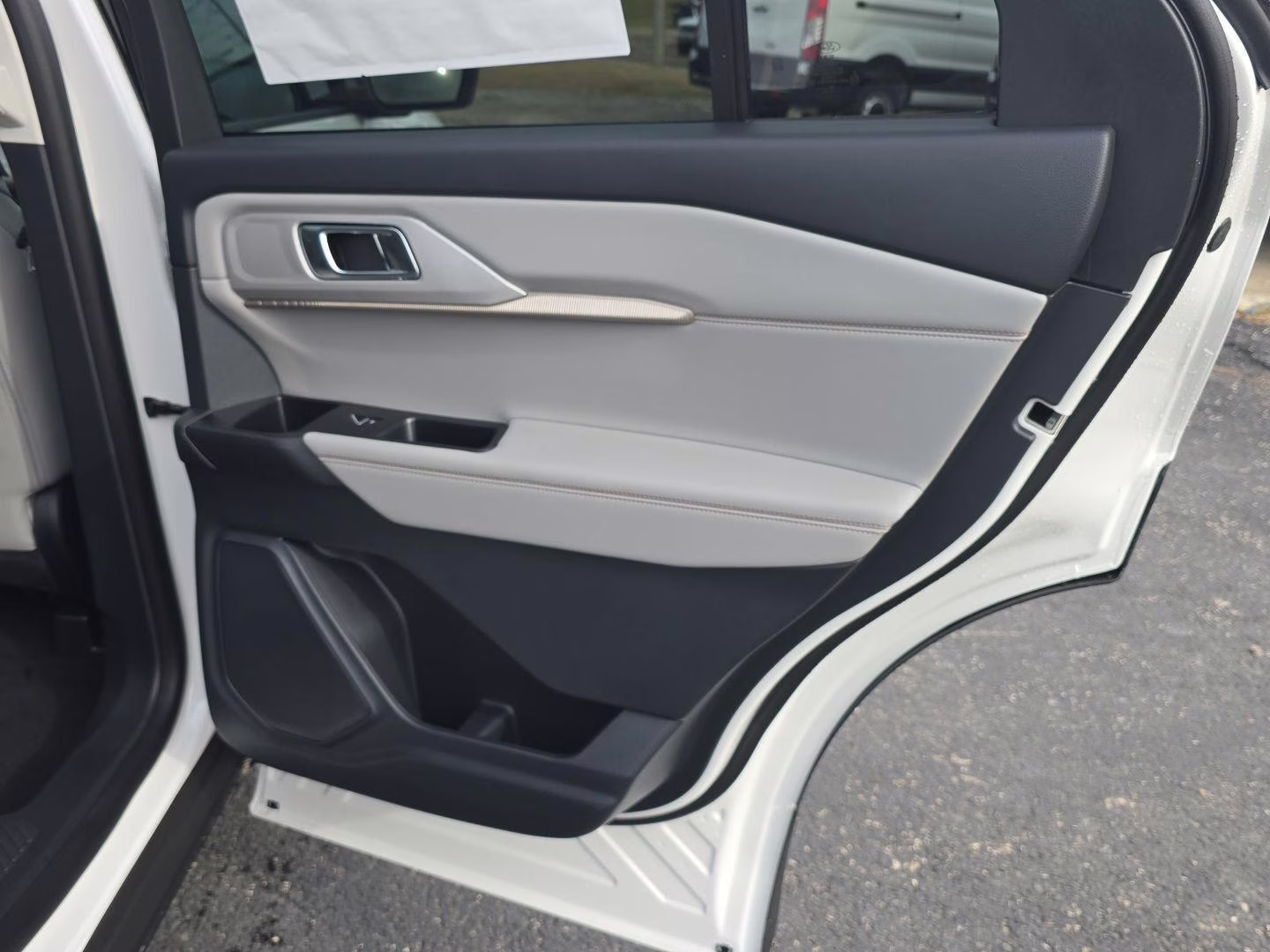 2026 Star White Metallic Tri-Coat Ford Explorer Active 4X4 SUV