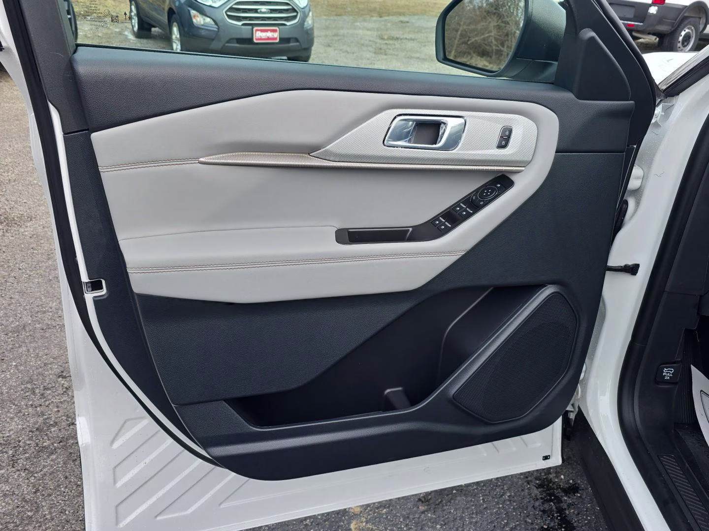 2026 Star White Metallic Tri-Coat Ford Explorer Active 4X4 SUV