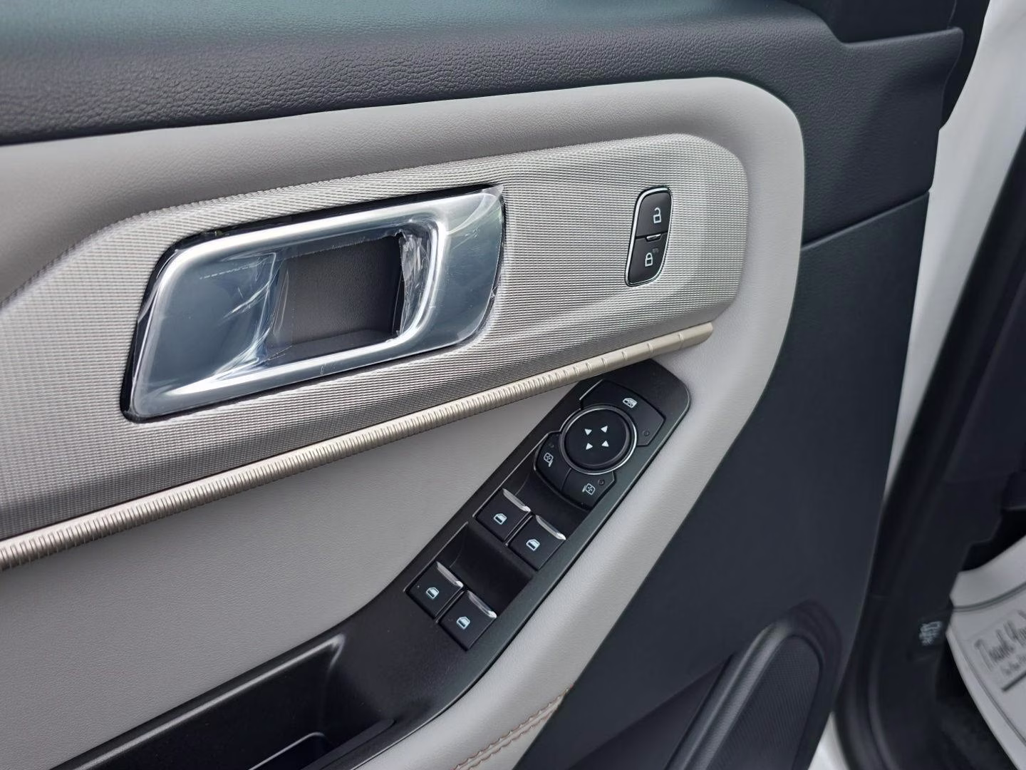 2026 Star White Metallic Tri-Coat Ford Explorer Active 4X4 SUV