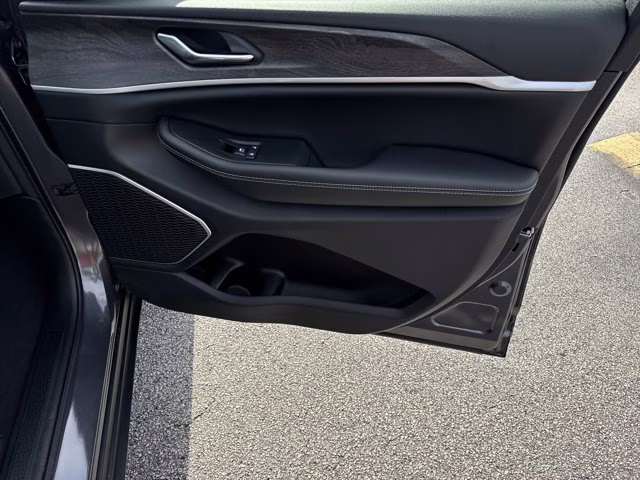 2026 Baltic Gray Metallic Clearcoat Jeep Grand Cherokee Limited RWD SUV