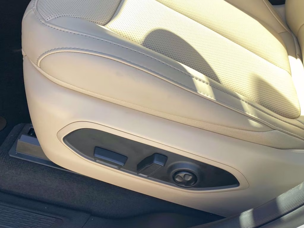 2026 Bright White Clearcoat Jeep Grand Cherokee Limited RWD SUV