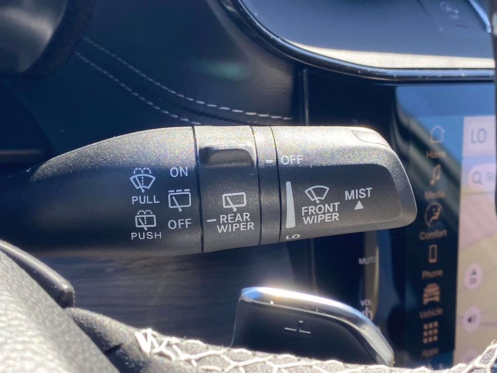 2026 Bright White Clearcoat Jeep Grand Cherokee Limited RWD SUV