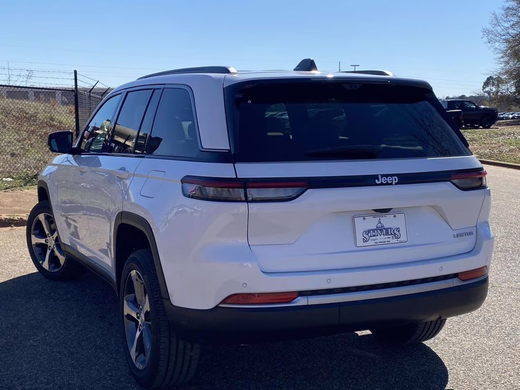 2026 Bright White Clearcoat Jeep Grand Cherokee Limited RWD SUV