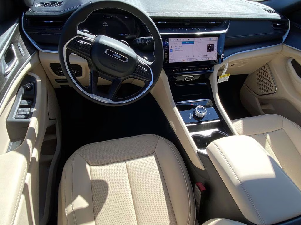 2026 Bright White Clearcoat Jeep Grand Cherokee Limited RWD SUV