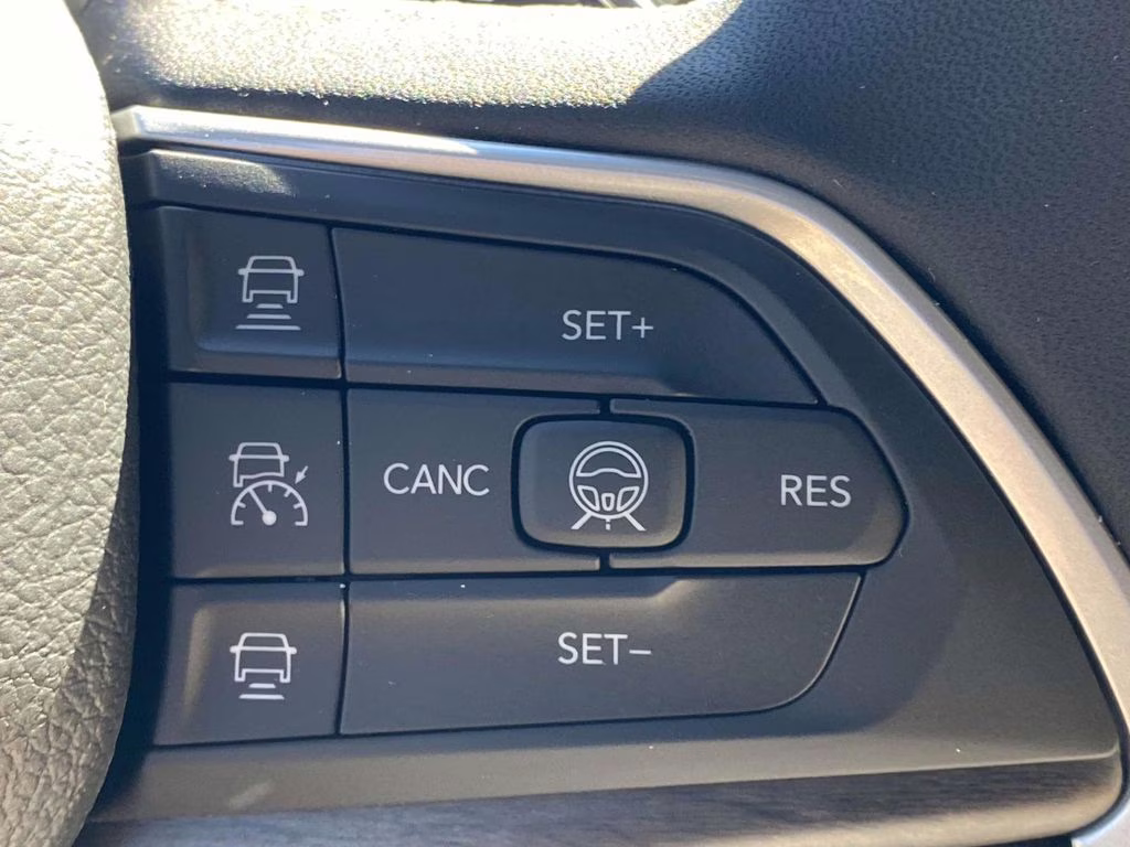 2026 Bright White Clearcoat Jeep Grand Cherokee Limited RWD SUV