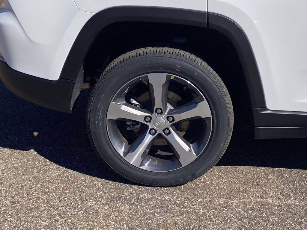 2026 Bright White Clearcoat Jeep Grand Cherokee Limited RWD SUV