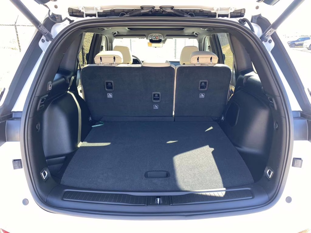 2026 Bright White Clearcoat Jeep Grand Cherokee Limited RWD SUV