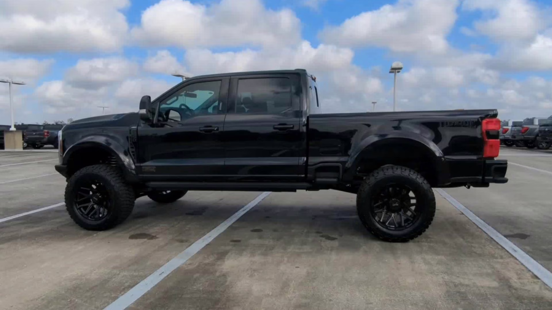 2026 Agate Black Metallic Ford Super Duty F-250 SRW LARIAT Crew Cab Pickup 4X4 Truck