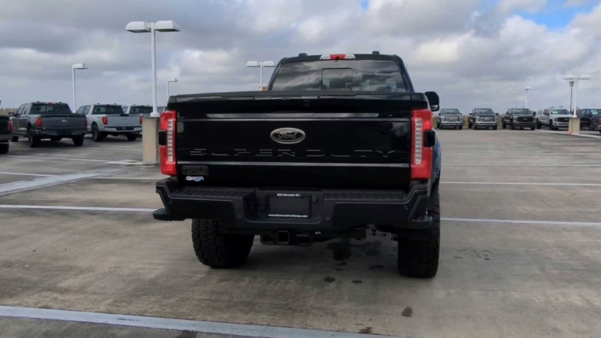 2026 Agate Black Metallic Ford Super Duty F-250 SRW LARIAT Crew Cab Pickup 4X4 Truck