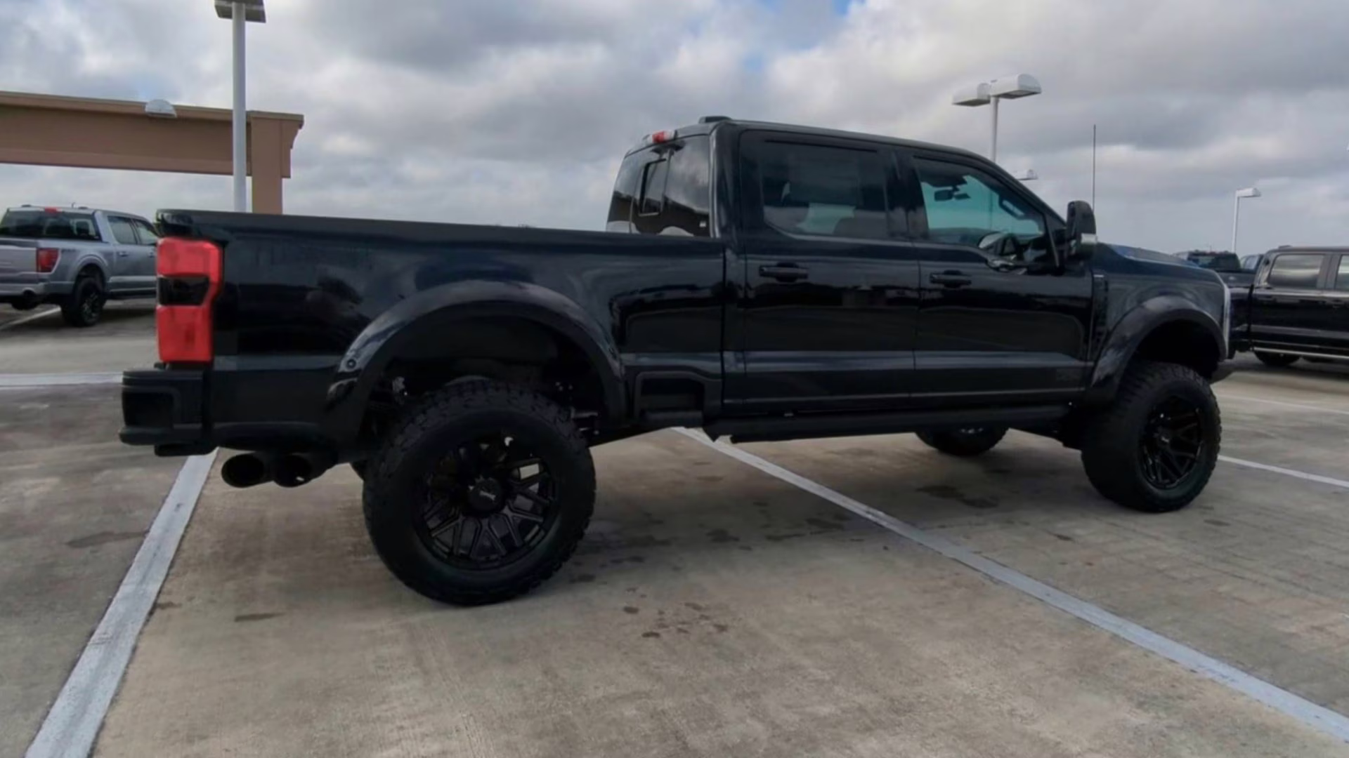 2026 Agate Black Metallic Ford Super Duty F-250 SRW LARIAT Crew Cab Pickup 4X4 Truck