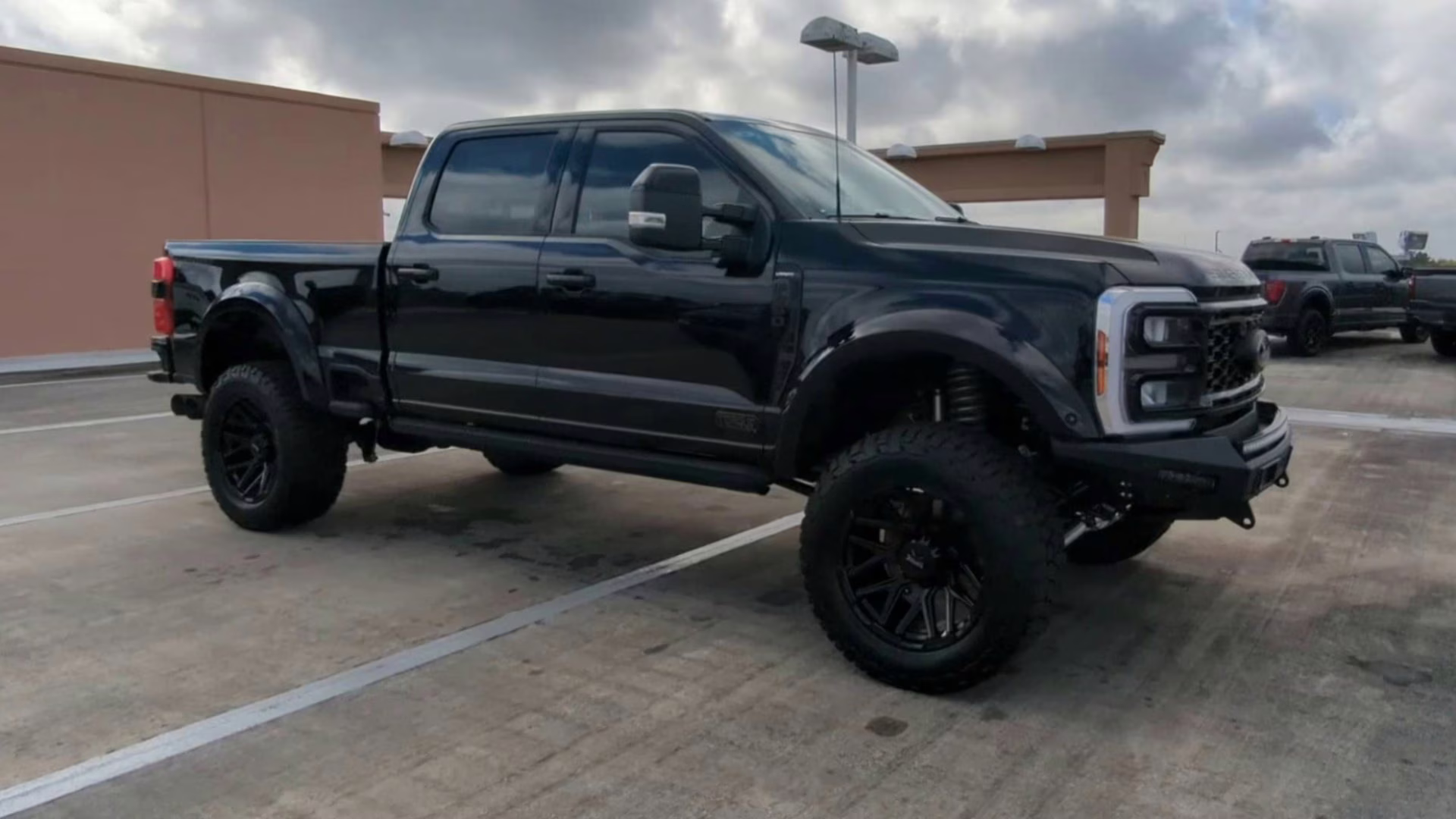 2026 Agate Black Metallic Ford Super Duty F-250 SRW LARIAT Crew Cab Pickup 4X4 Truck