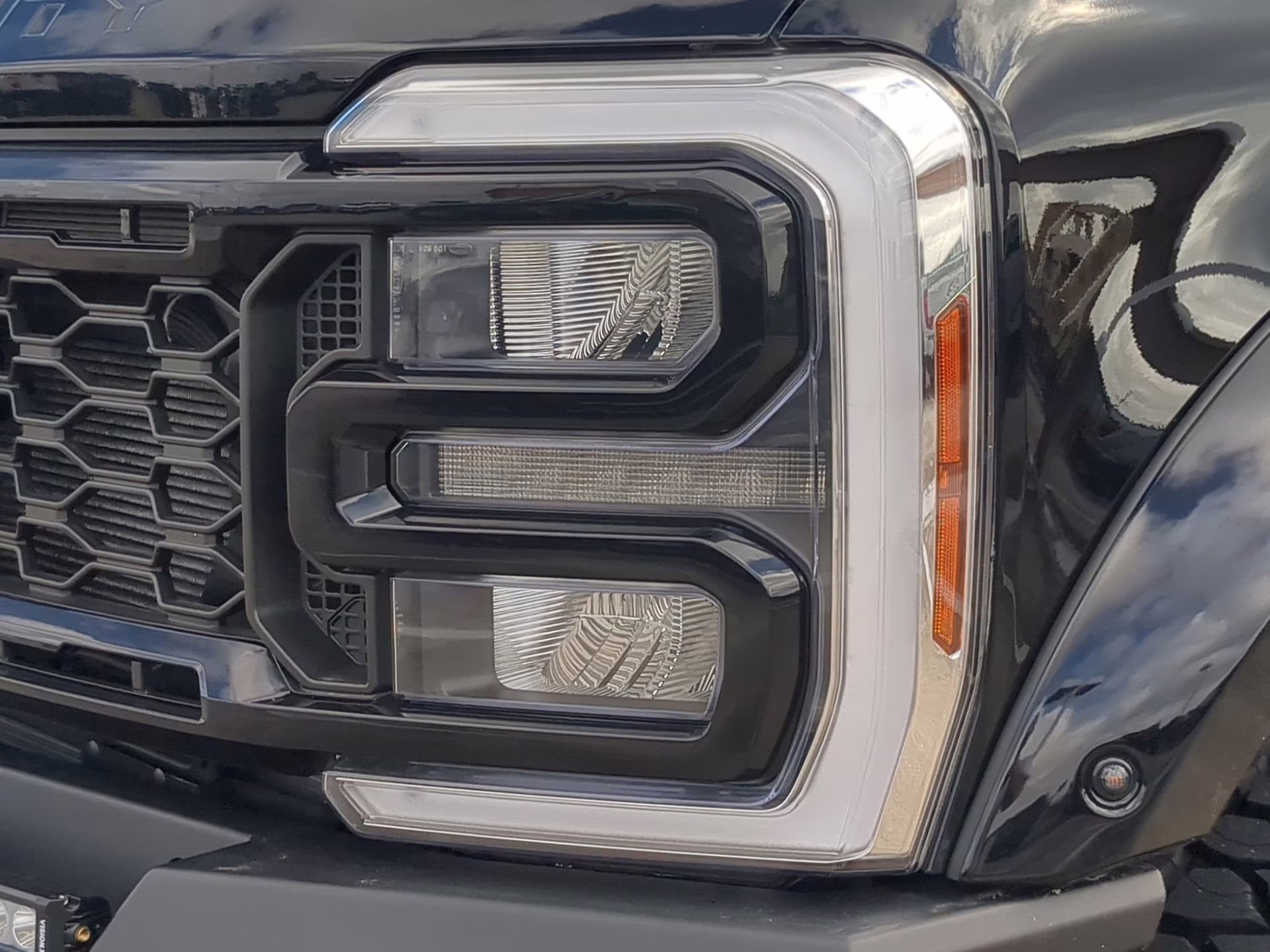 2026 Agate Black Metallic Ford Super Duty F-250 SRW LARIAT Crew Cab Pickup 4X4 Truck