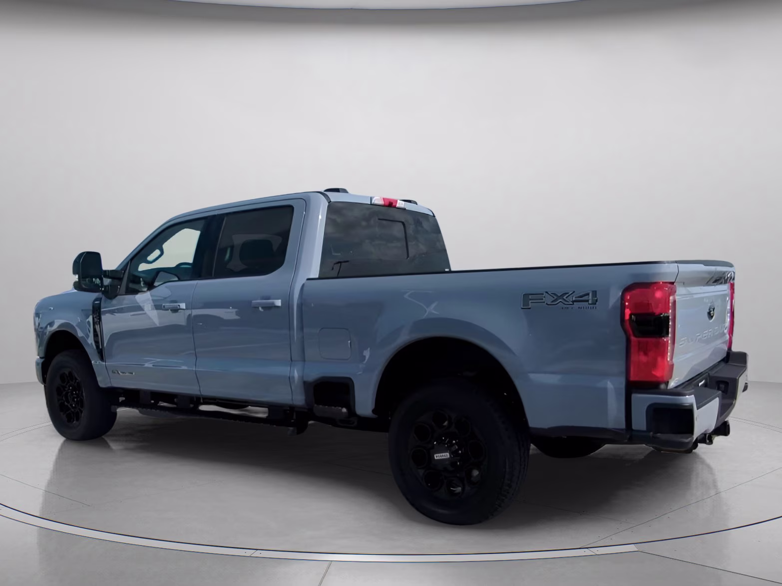 2026 Glacier Gray Metallic Tri-Coat Ford Super Duty F-250 SRW LARIAT Crew Cab Pickup 4X4 Truck