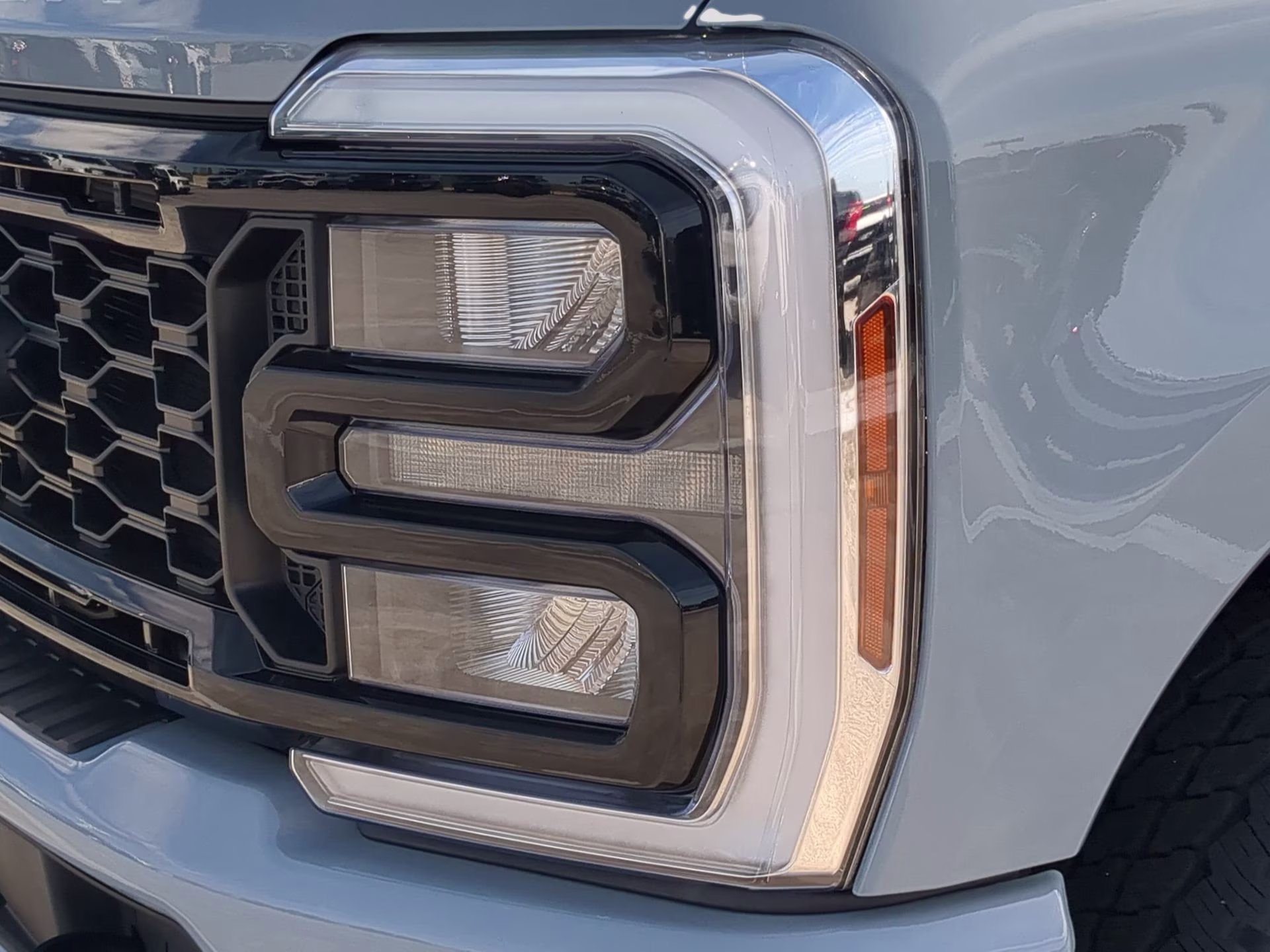2026 Glacier Gray Metallic Tri-Coat Ford Super Duty F-250 SRW LARIAT Crew Cab Pickup 4X4 Truck