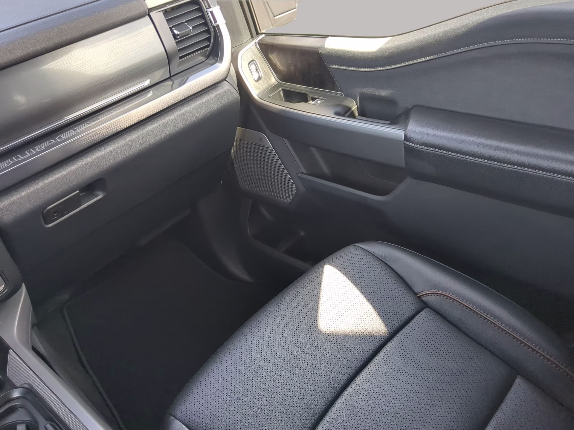 2026 Glacier Gray Metallic Tri-Coat Ford Super Duty F-250 SRW LARIAT Crew Cab Pickup 4X4 Truck