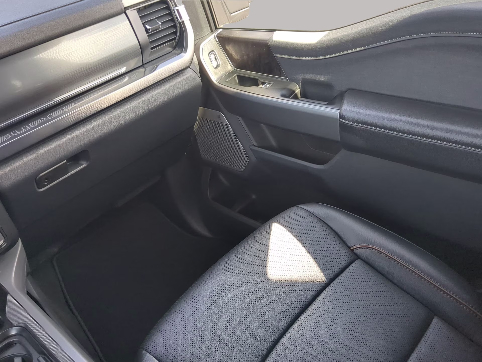 2026 Glacier Gray Metallic Tri-Coat Ford Super Duty F-250 SRW LARIAT Crew Cab Pickup 4X4 Truck