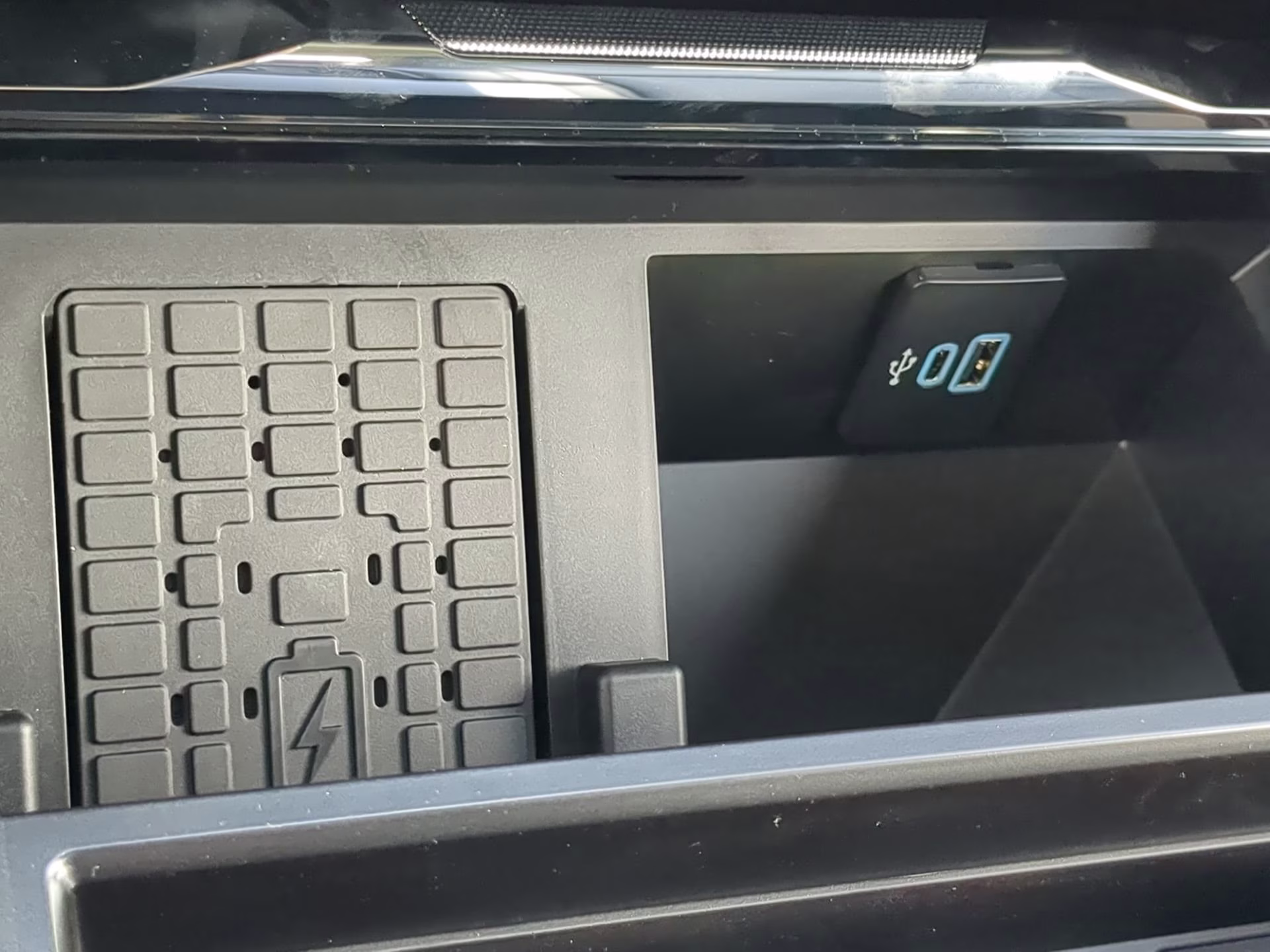 2026 Glacier Gray Metallic Tri-Coat Ford Super Duty F-250 SRW LARIAT Crew Cab Pickup 4X4 Truck
