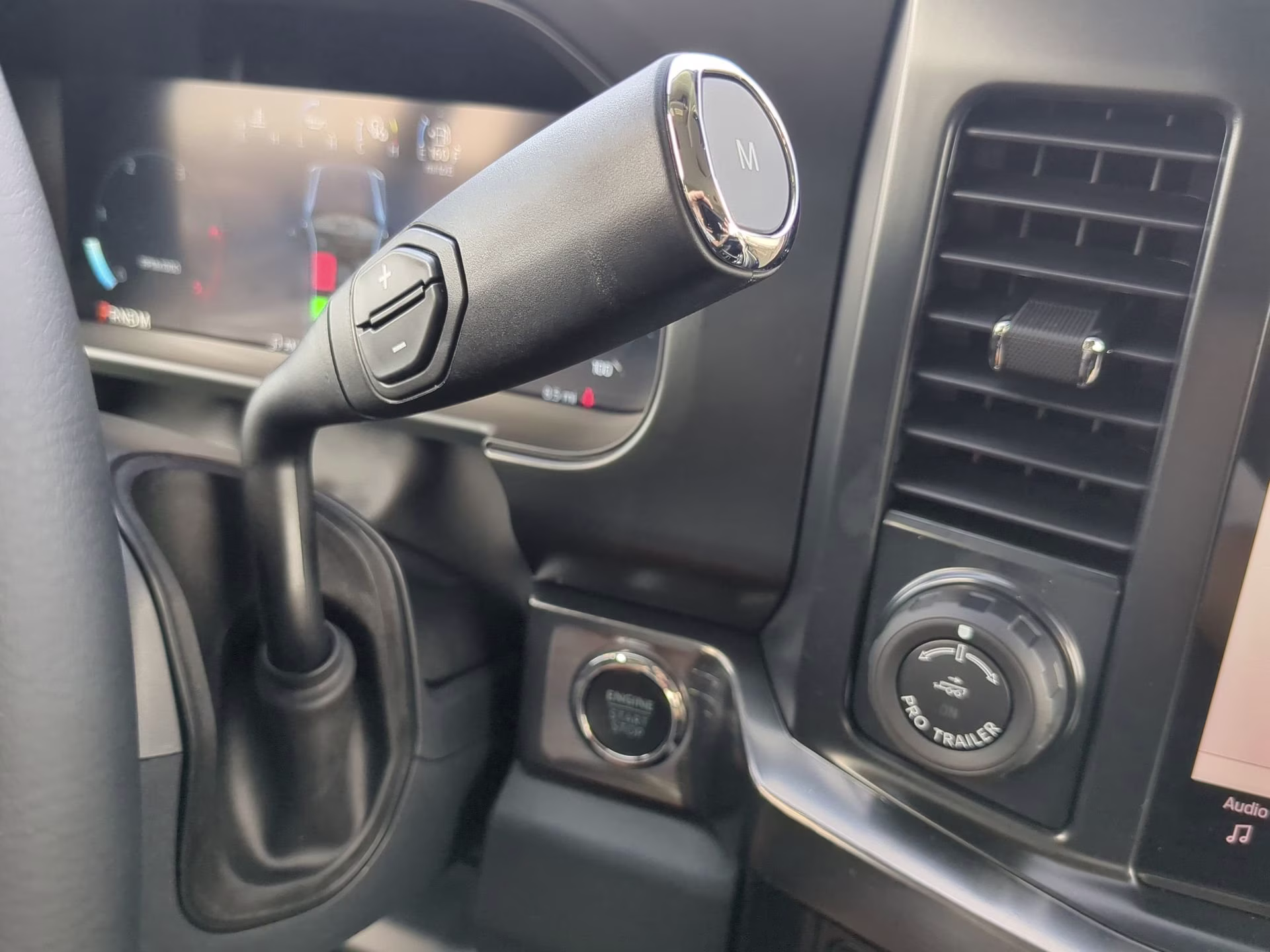 2026 Glacier Gray Metallic Tri-Coat Ford Super Duty F-250 SRW LARIAT Crew Cab Pickup 4X4 Truck