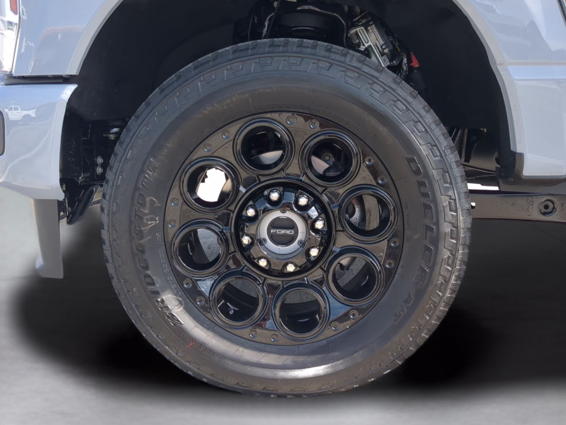 2026 Glacier Gray Metallic Tri-Coat Ford Super Duty F-250 SRW LARIAT Crew Cab Pickup 4X4 Truck