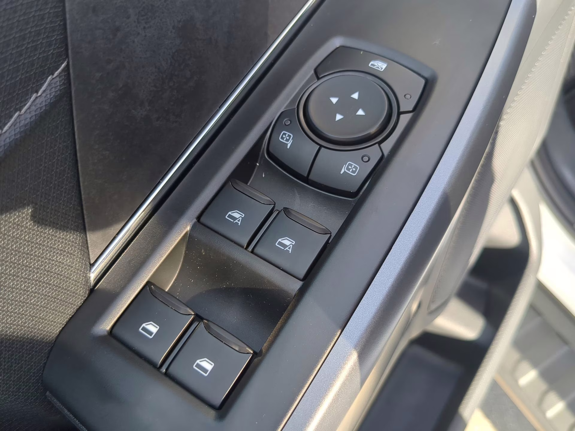 2026 Oxford White Ford F-150 XLT Crew Cab Pickup 4X4 Truck