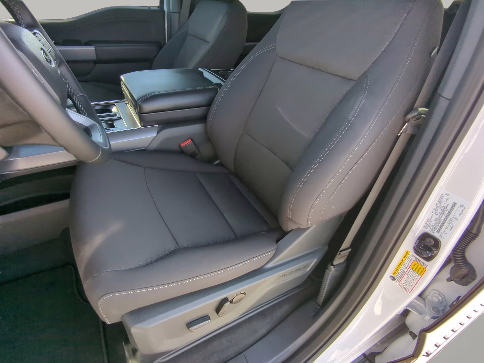 2026 Oxford White Ford F-150 XLT Crew Cab Pickup 4X4 Truck