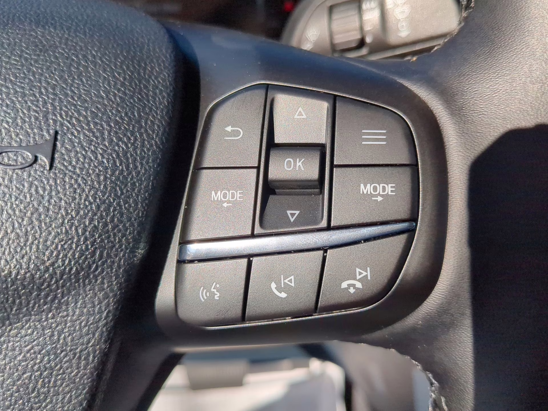 2026 Ruby Red Metallic Tinted Clearcoat Ford Maverick LARIAT Crew Cab Pickup AWD Truck