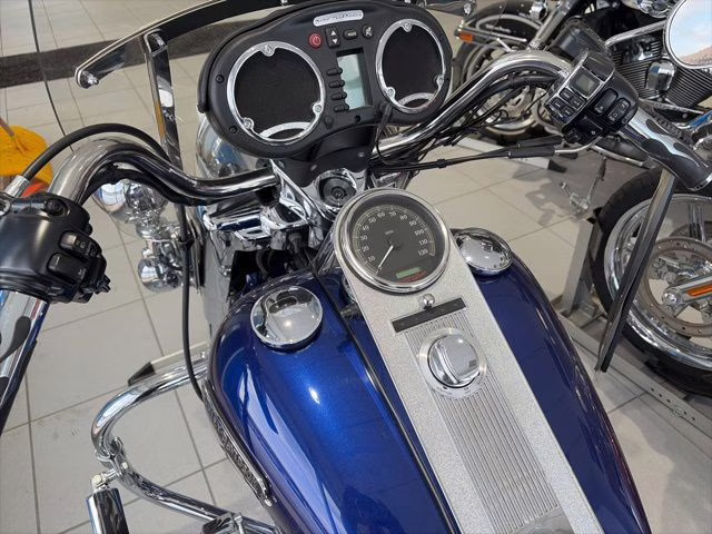 2006 Blue Harley-Davidson Road King Classic Motorcycle
