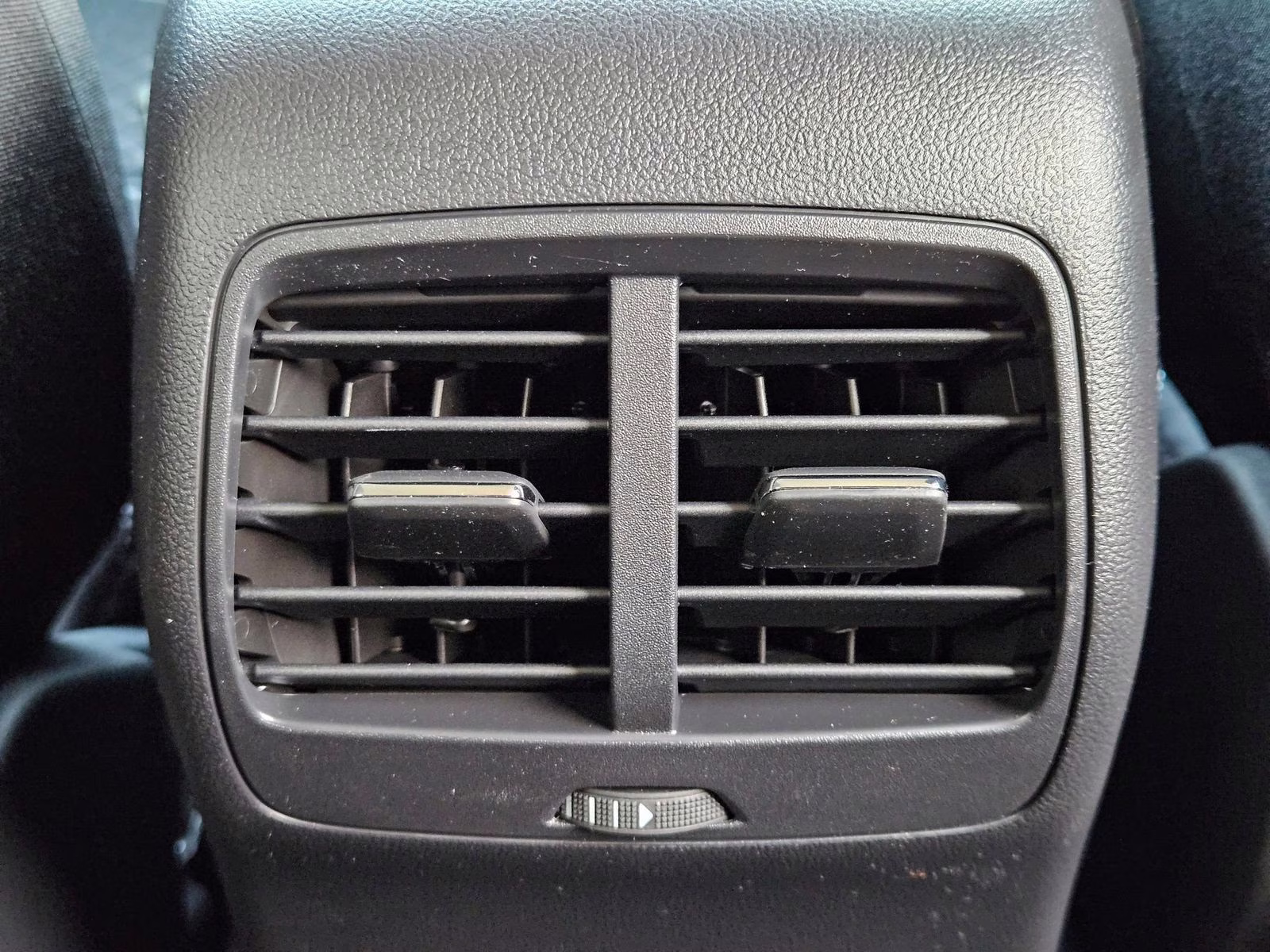 2026 Oxford White Ford Escape Active FWD SUV