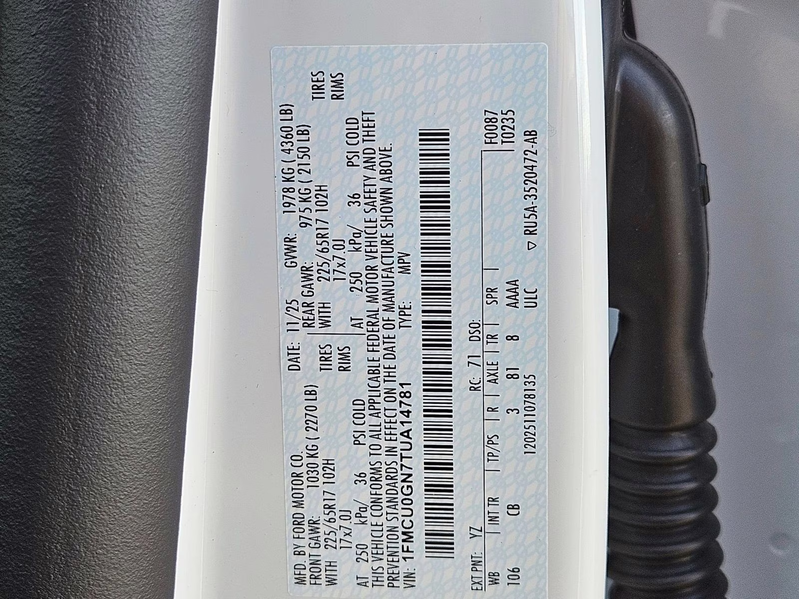 2026 Oxford White Ford Escape Active FWD SUV