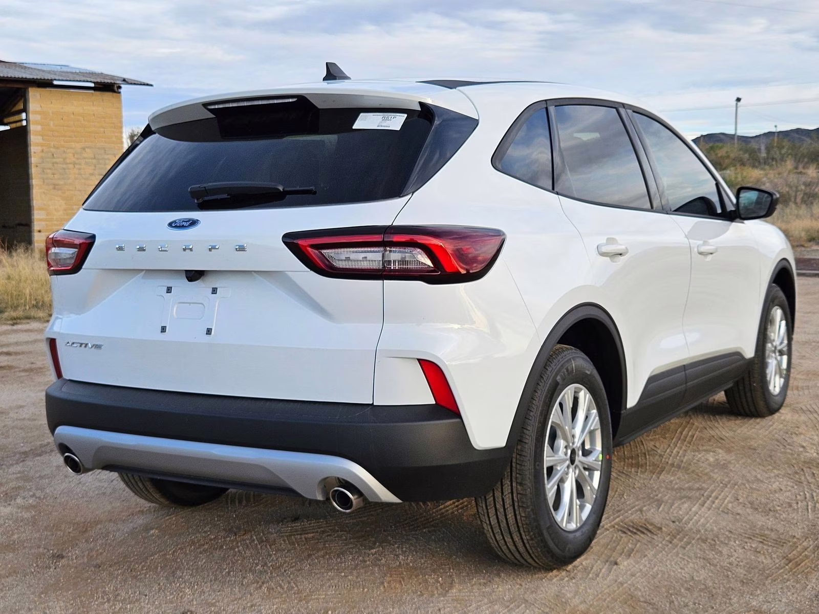 2026 Oxford White Ford Escape Active FWD SUV