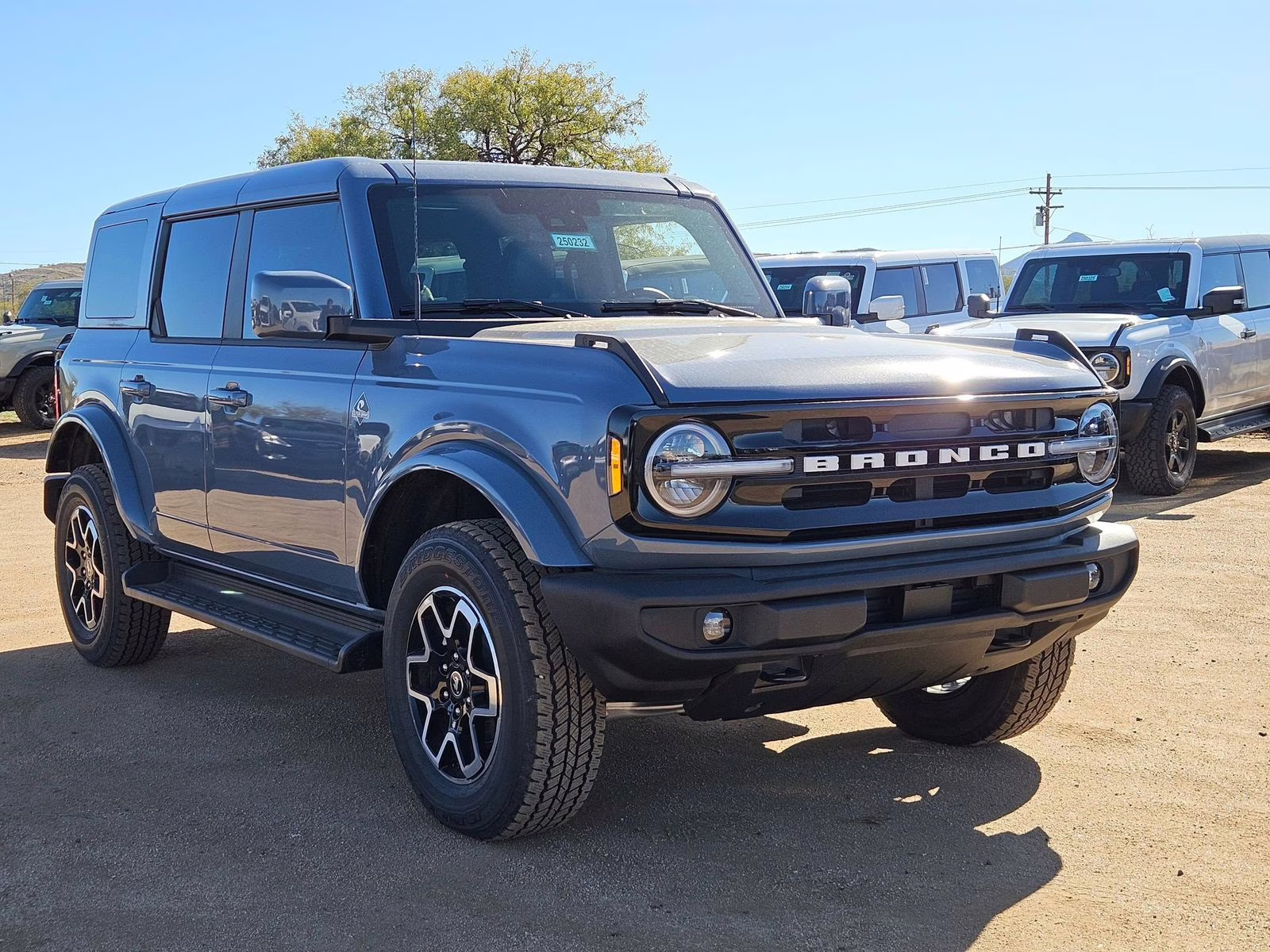 2025 Azure Gray Metallic Ford Bronco Outer Banks 4X4 SUV