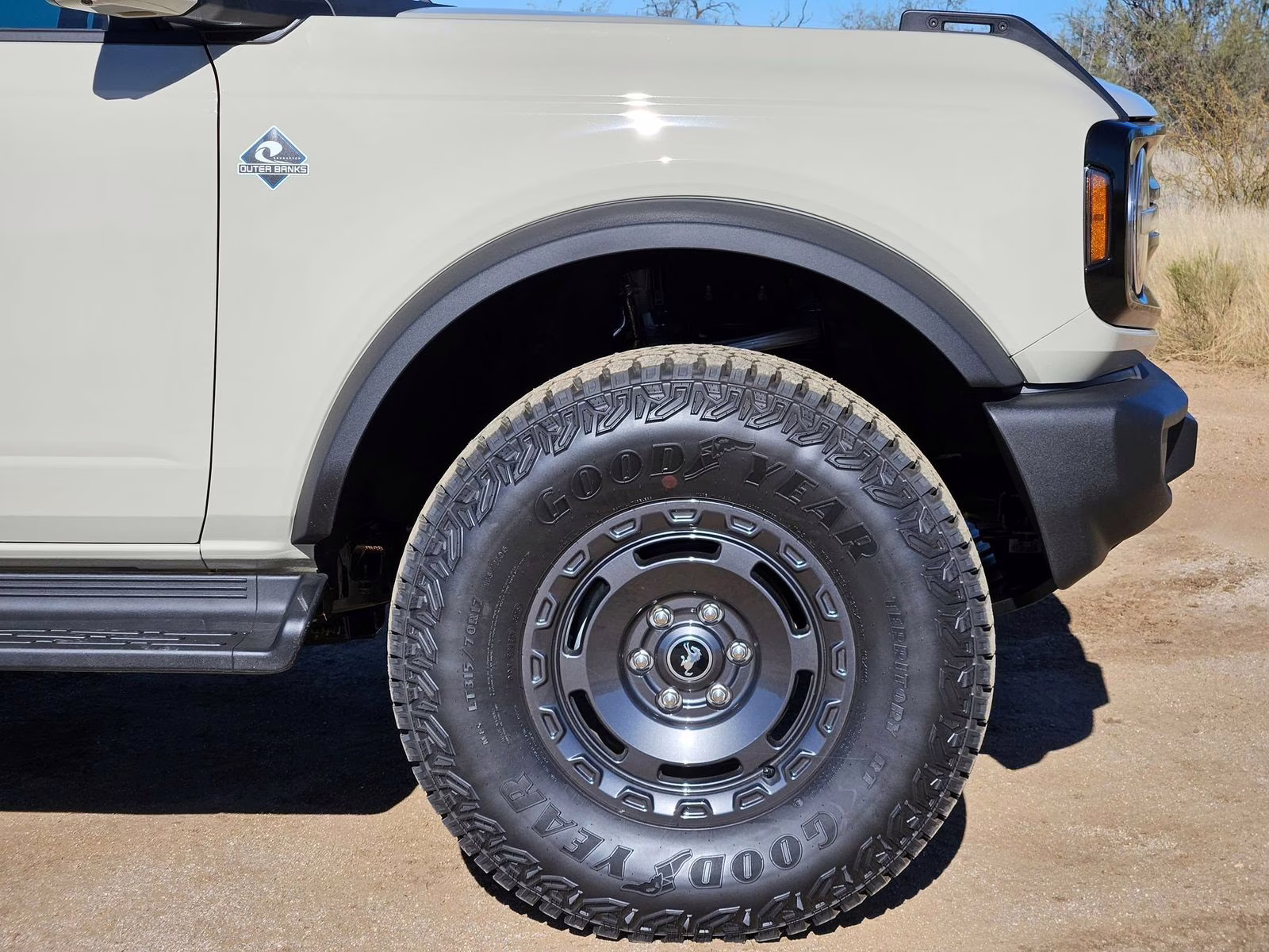 2025 Desert Sand Ford Bronco Outer Banks 4X4 SUV
